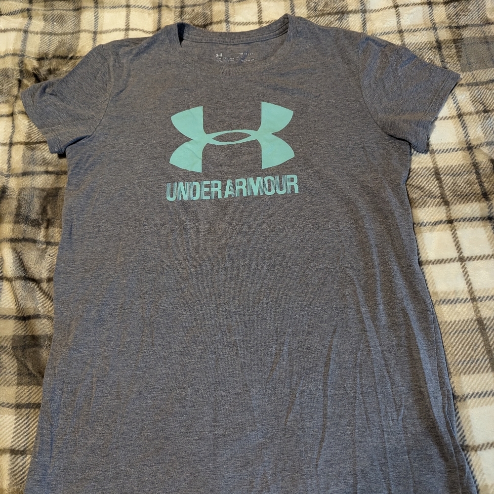 Under Armour small T-shirt